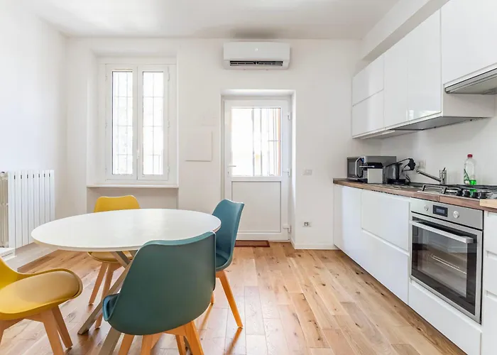 Bright Apartment 700M From Dergano M3